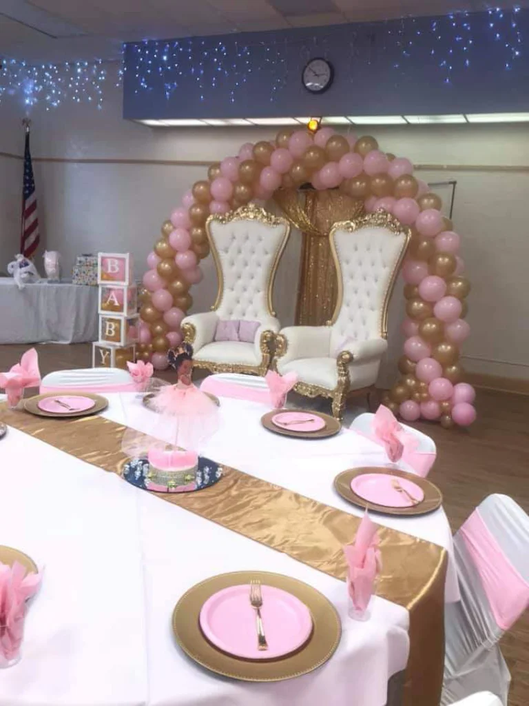 Event balloon display with coordinated colors